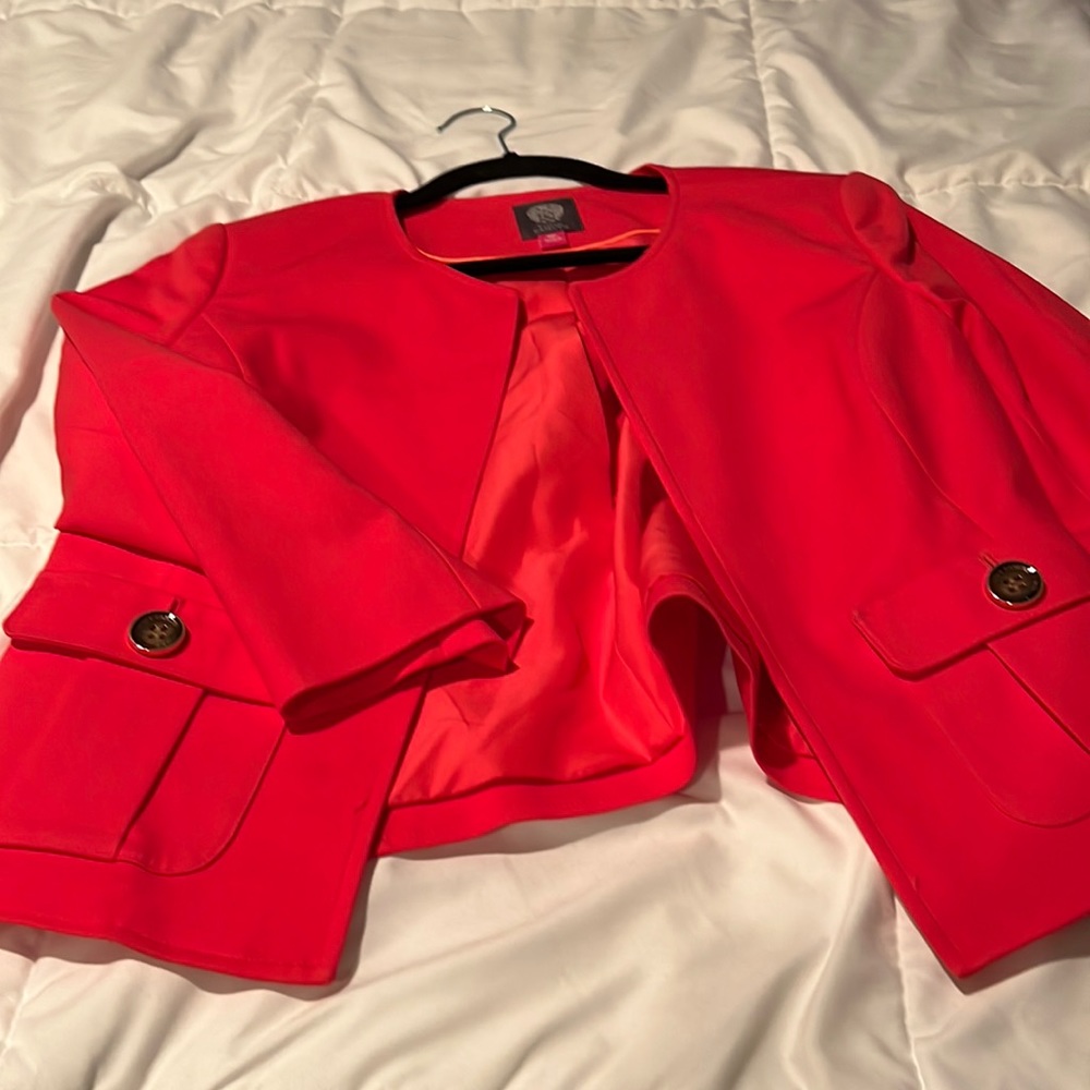 NWT Vince Camuto size 10P